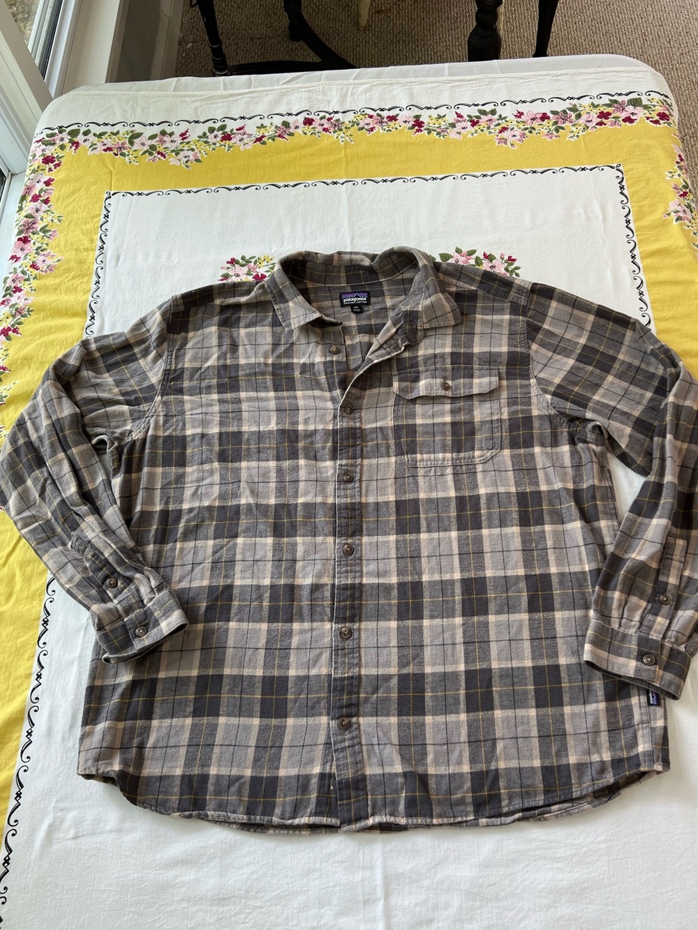 Patagonia Men's Organic Cotton Gray Plaid Flannel Shirt